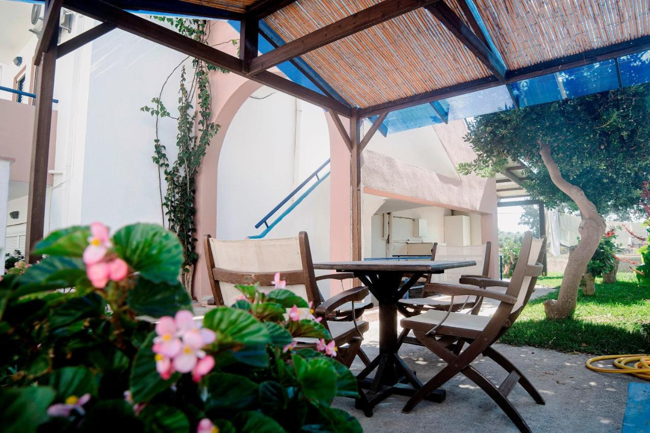 Marika Apartments Мастіхарі Екстер'єр фото